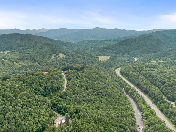 Majors Estate: 1610 Perth Rd, Clyde, NC 28721